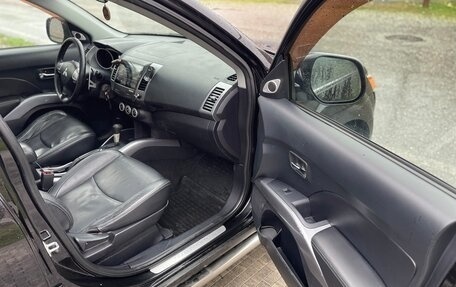 Mitsubishi Outlander III рестайлинг 3, 2008 год, 1 360 000 рублей, 26 фотография