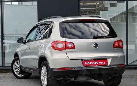 Volkswagen Tiguan I, 2011 год, 930 000 рублей, 7 фотография