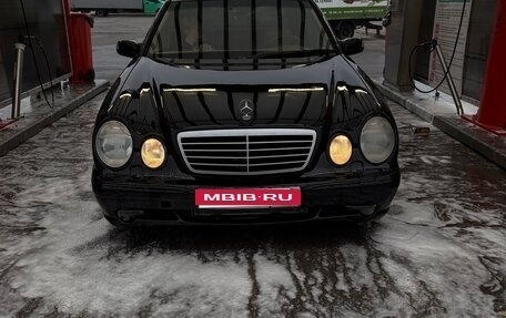 Mercedes-Benz E-Класс, 1999 год, 690 000 рублей, 1 фотография