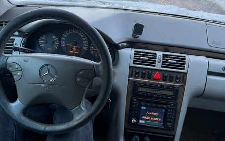 Mercedes-Benz E-Класс, 1999 год, 690 000 рублей, 9 фотография