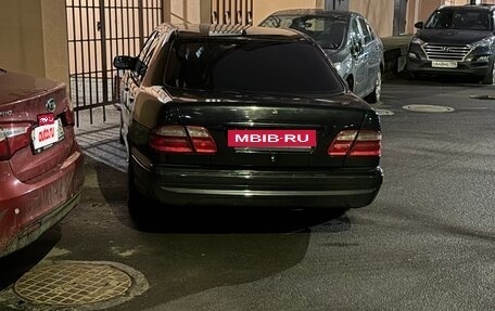 Mercedes-Benz E-Класс, 1999 год, 690 000 рублей, 8 фотография