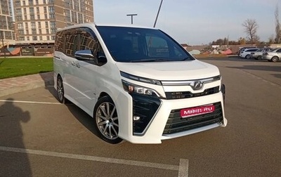 Toyota Voxy III, 2018 год, 3 000 000 рублей, 1 фотография