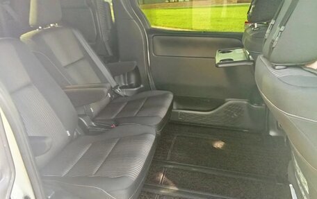 Toyota Voxy III, 2018 год, 3 000 000 рублей, 4 фотография