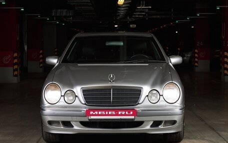 Mercedes-Benz E-Класс, 2001 год, 4 000 000 рублей, 2 фотография