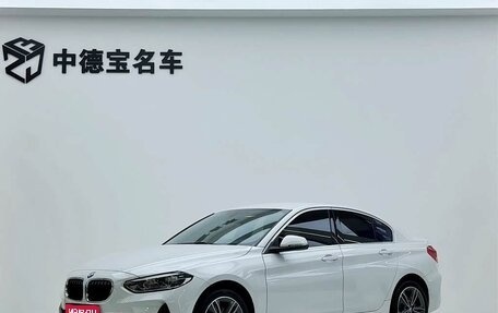 BMW 1 серия, 2023 год, 2 400 000 рублей, 1 фотография