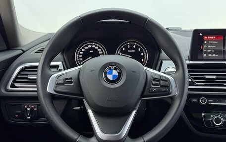 BMW 1 серия, 2023 год, 2 400 000 рублей, 9 фотография