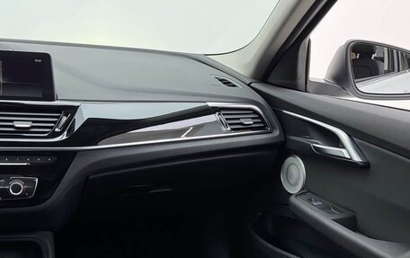 BMW 1 серия, 2023 год, 2 400 000 рублей, 8 фотография