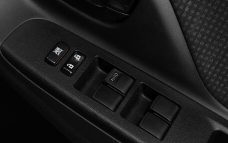 Toyota Vitz, 2019 год, 1 199 000 рублей, 7 фотография