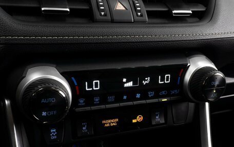 Toyota RAV4, 2021 год, 3 929 000 рублей, 16 фотография