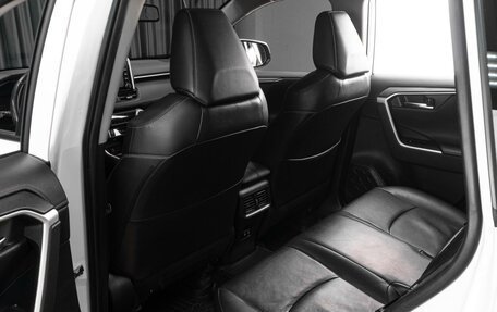 Toyota RAV4, 2021 год, 3 929 000 рублей, 14 фотография