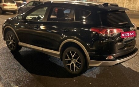 Toyota RAV4, 2017 год, 2 300 000 рублей, 5 фотография