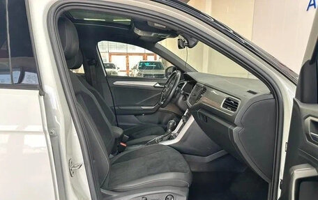 Volkswagen T-Roc I, 2022 год, 1 490 500 рублей, 8 фотография