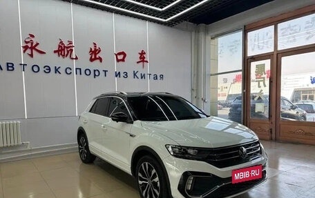 Volkswagen T-Roc I, 2022 год, 1 490 500 рублей, 3 фотография