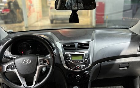 Hyundai Solaris II рестайлинг, 2011 год, 645 000 рублей, 10 фотография