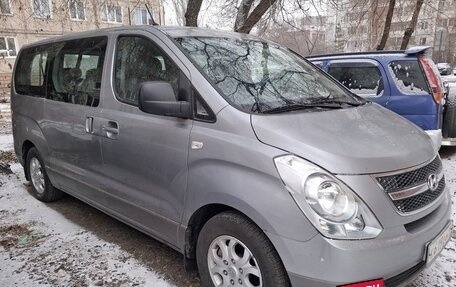 Hyundai H-1 II рестайлинг, 2010 год, 1 650 000 рублей, 2 фотография