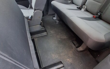 Hyundai H-1 II рестайлинг, 2010 год, 1 650 000 рублей, 7 фотография