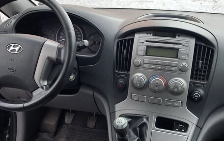 Hyundai H-1 II рестайлинг, 2010 год, 1 650 000 рублей, 6 фотография