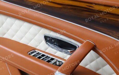 Bentley Bentayga I, 2018 год, 11 790 000 рублей, 13 фотография