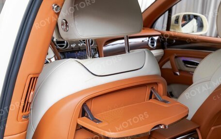 Bentley Bentayga I, 2018 год, 11 790 000 рублей, 15 фотография