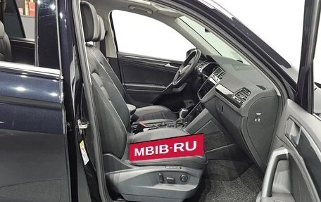 Volkswagen Tiguan II, 2022 год, 2 390 000 рублей, 7 фотография