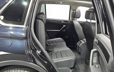 Volkswagen Tiguan II, 2022 год, 2 390 000 рублей, 9 фотография