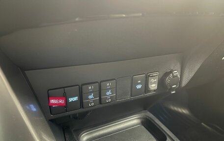 Toyota RAV4, 2018 год, 2 750 000 рублей, 16 фотография