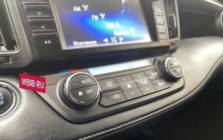 Toyota RAV4, 2018 год, 2 750 000 рублей, 15 фотография