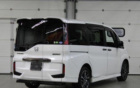 Honda Stepwgn IV, 2016 год, 1 857 000 рублей, 5 фотография