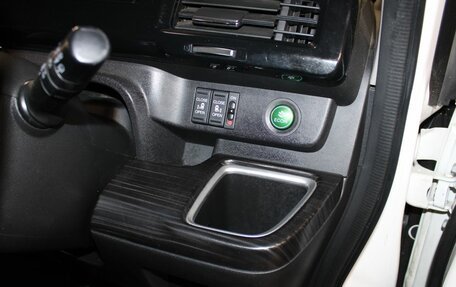 Honda Stepwgn IV, 2016 год, 1 857 000 рублей, 11 фотография