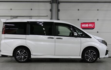 Honda Stepwgn IV, 2016 год, 1 857 000 рублей, 4 фотография