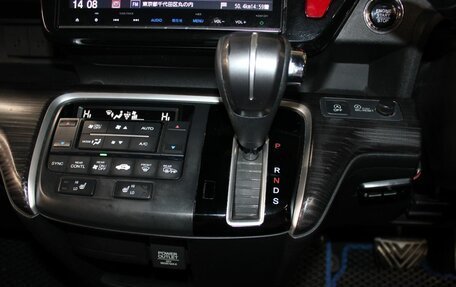 Honda Stepwgn IV, 2016 год, 1 857 000 рублей, 19 фотография