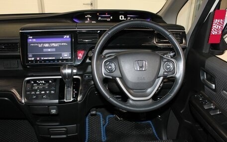 Honda Stepwgn IV, 2016 год, 1 857 000 рублей, 17 фотография