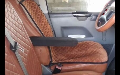 Volkswagen Transporter T5 рестайлинг, 2004 год, 1 000 000 рублей, 1 фотография