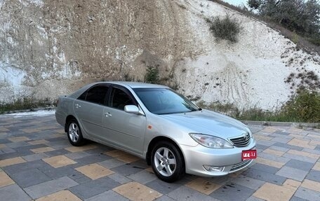 Toyota Camry V40, 2005 год, 675 000 рублей, 1 фотография