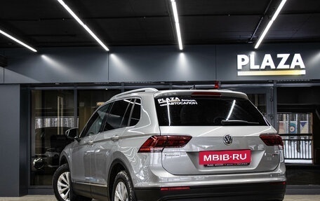 Volkswagen Tiguan II, 2017 год, 1 799 000 рублей, 3 фотография