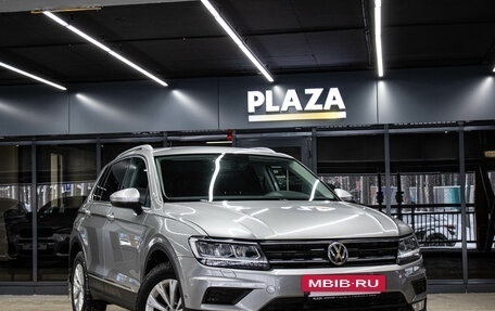 Volkswagen Tiguan II, 2017 год, 1 799 000 рублей, 2 фотография