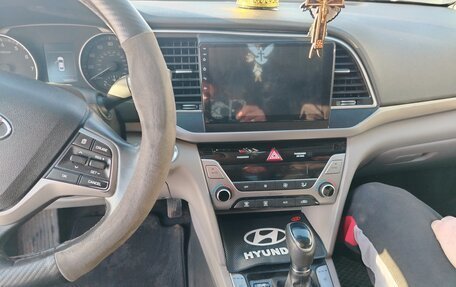 Hyundai Elantra VI рестайлинг, 2016 год, 1 400 000 рублей, 8 фотография