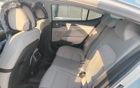 Hyundai Elantra VI рестайлинг, 2016 год, 1 400 000 рублей, 9 фотография