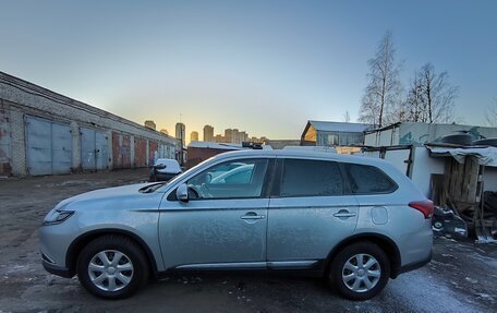 Mitsubishi Outlander III рестайлинг 3, 2017 год, 1 650 000 рублей, 3 фотография