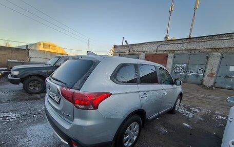 Mitsubishi Outlander III рестайлинг 3, 2017 год, 1 650 000 рублей, 6 фотография