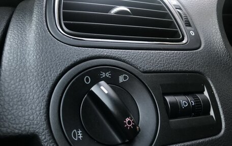 Volkswagen Polo VI (EU Market), 2015 год, 1 000 000 рублей, 14 фотография