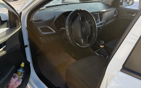 Hyundai Solaris II рестайлинг, 2019 год, 950 000 рублей, 11 фотография