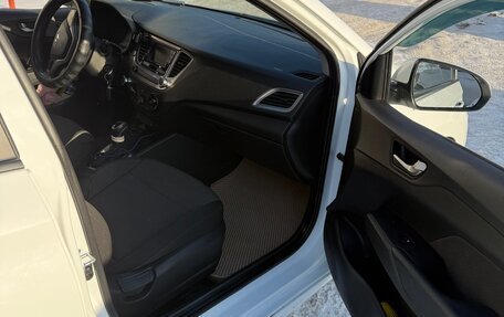 Hyundai Solaris II рестайлинг, 2019 год, 950 000 рублей, 10 фотография