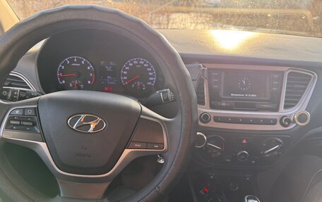 Hyundai Solaris II рестайлинг, 2019 год, 950 000 рублей, 15 фотография