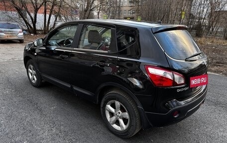 Nissan Qashqai, 2010 год, 880 000 рублей, 2 фотография