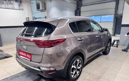 KIA Sportage IV рестайлинг, 2021 год, 2 445 000 рублей, 10 фотография