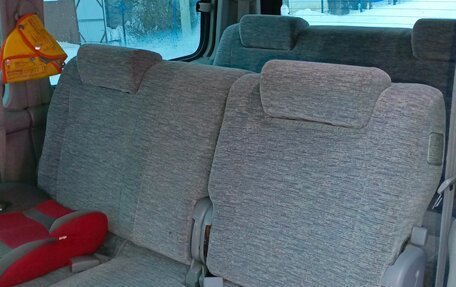 Mazda Bongo Friendee i рестайлинг, 2002 год, 850 000 рублей, 12 фотография