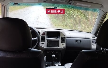 Mitsubishi Pajero III рестайлинг, 2004 год, 650 000 рублей, 10 фотография