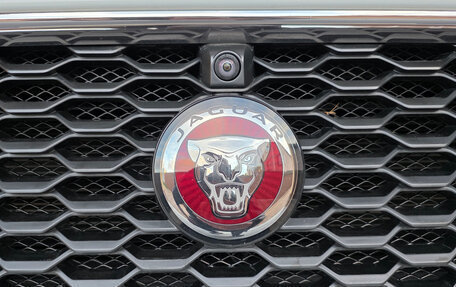 Jaguar E-Pace, 2019 год, 3 650 000 рублей, 13 фотография