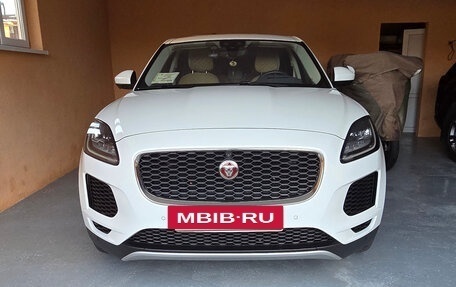 Jaguar E-Pace, 2019 год, 3 650 000 рублей, 17 фотография